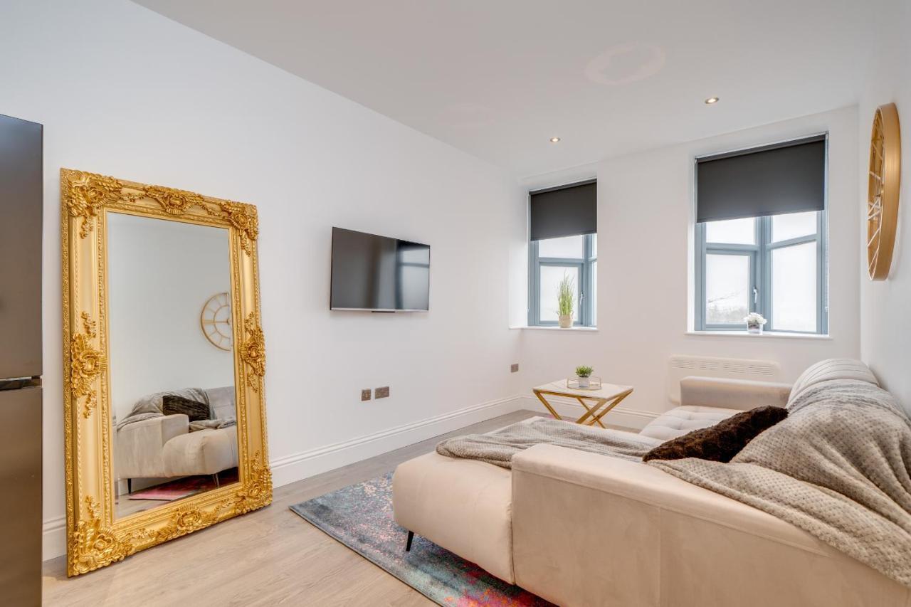 Town House Apartments Уейкфийлд Екстериор снимка
