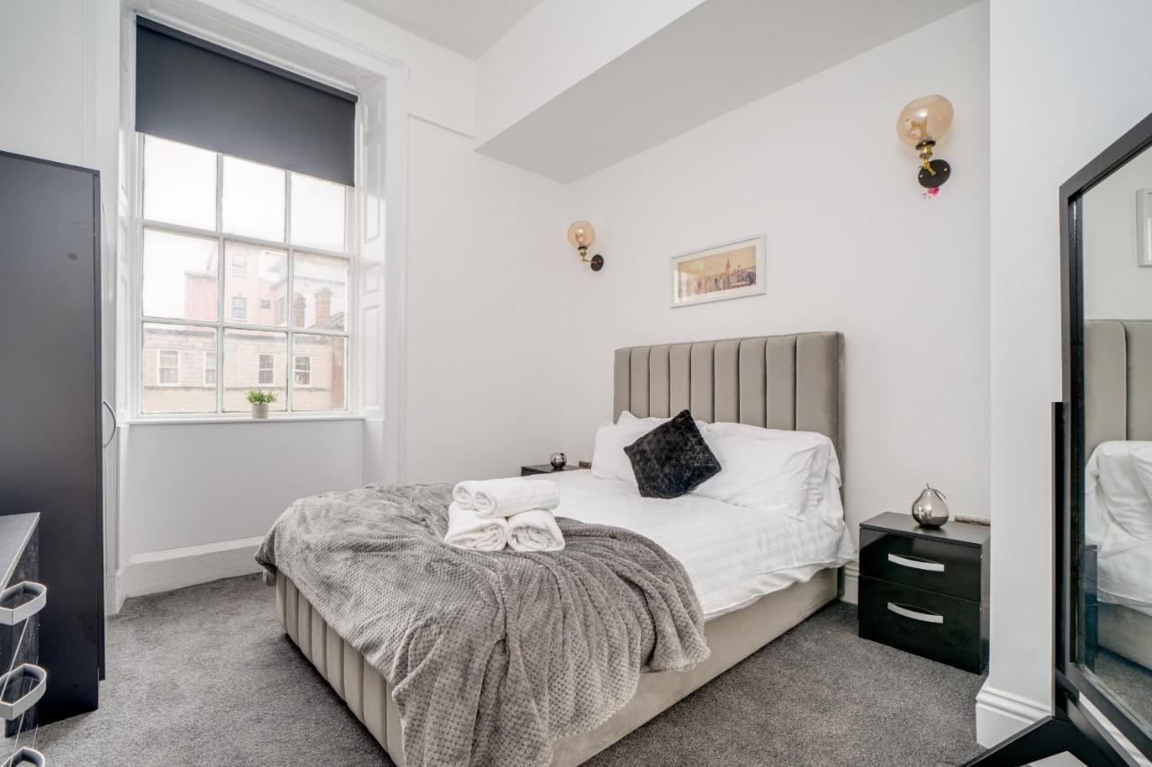 Town House Apartments Уейкфийлд Екстериор снимка