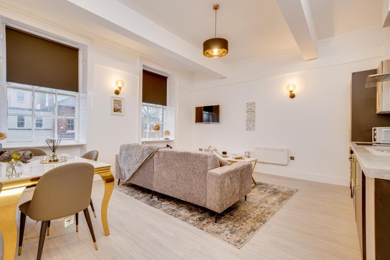 Town House Apartments Уейкфийлд Екстериор снимка