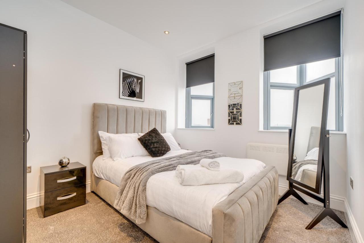 Town House Apartments Уейкфийлд Екстериор снимка