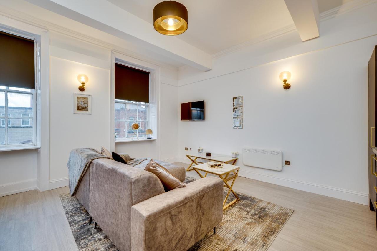 Town House Apartments Уейкфийлд Екстериор снимка