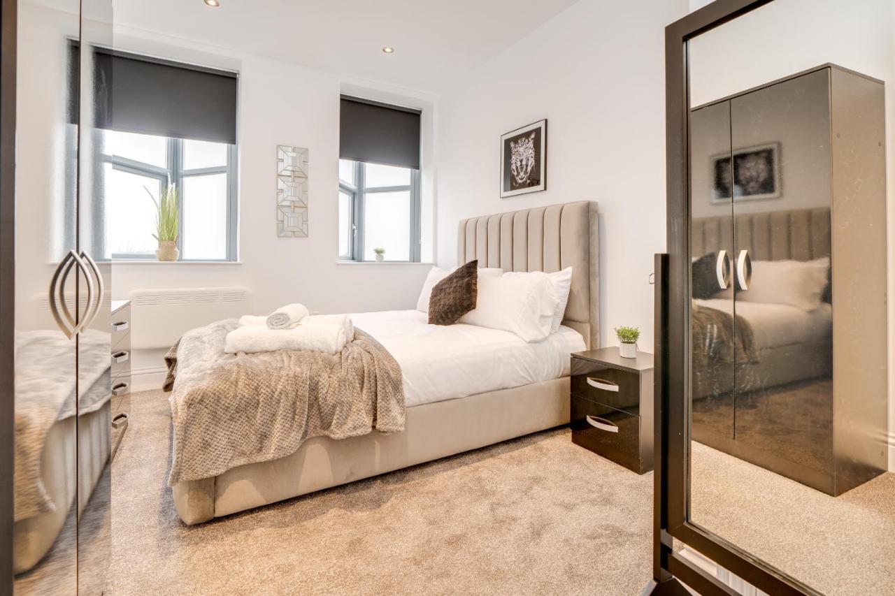 Town House Apartments Уейкфийлд Екстериор снимка